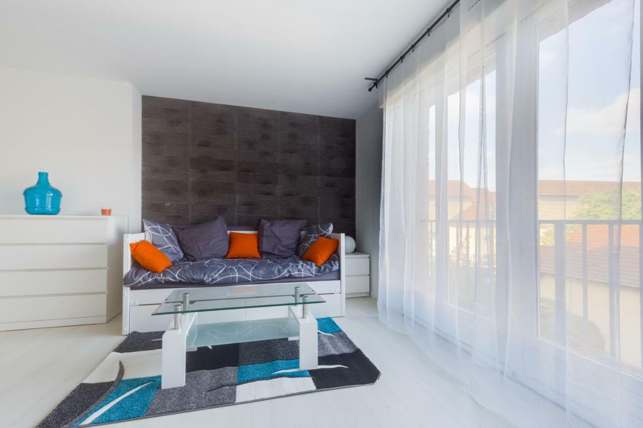 Modern Apart City Mantes-la-Jolie Exterior photo